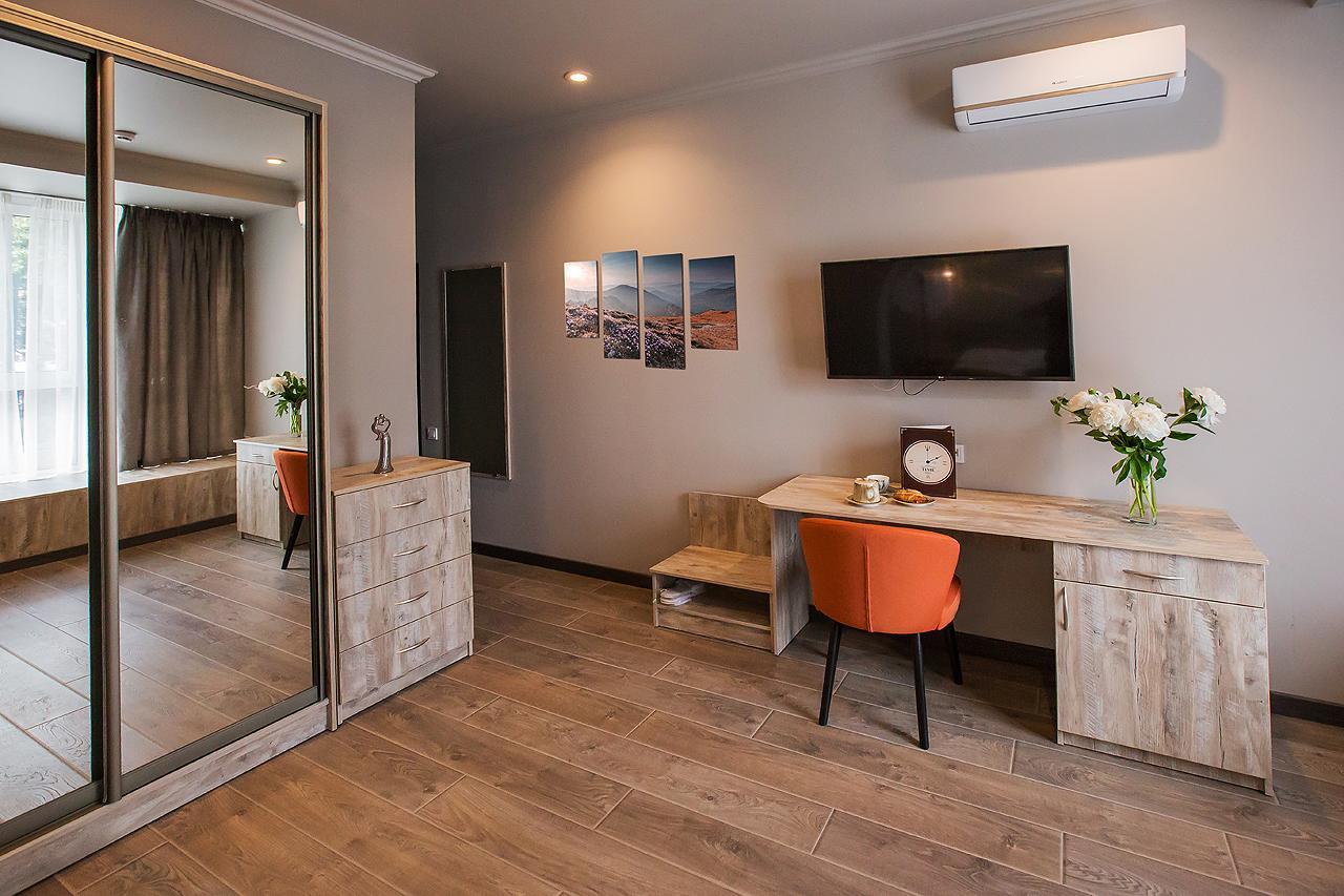 Time Hotel Kiev Ngoại thất bức ảnh
